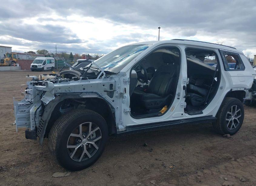 Photo 6 of 2023 Jeep Grand CHEROKEE L LIMITED (VIN 1C4RJKBG4P8781577)