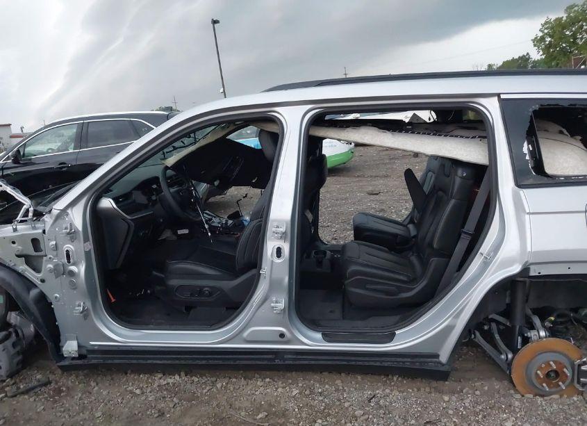 Photo 13 of 2024 Jeep Grand CHEROKEE L LIMITED 4X4 (VIN 1C4RJKBG4R8542498)