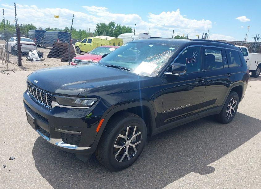 Photo 2 of 2024 Jeep Grand CHEROKEE L LIMITED 4X4 (VIN 1C4RJKBG4R8542727)