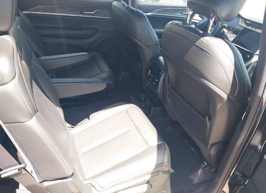 Photo 8 of 2024 Jeep Grand CHEROKEE L LIMITED 4X4 (VIN 1C4RJKBG4R8542727)