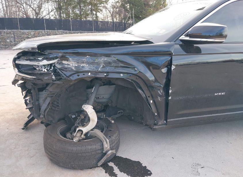 Photo 6 of 2022 Jeep Grand CHEROKEE L LIMITED 4X4 (VIN 1C4RJKBG5N8632382)