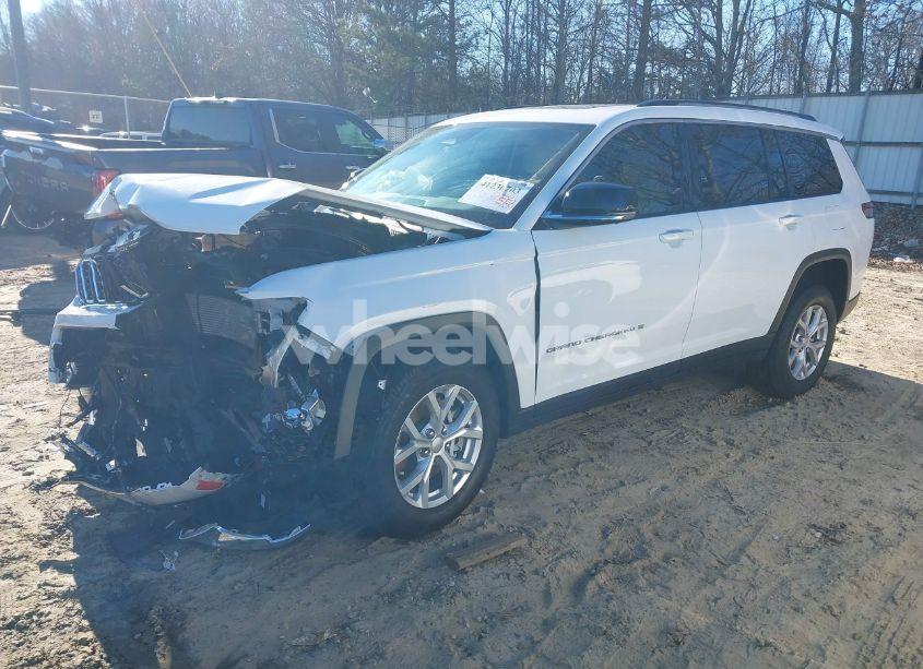 Photo 2 of 2023 Jeep Grand CHEROKEE L LIMITED 4X4 (VIN 1C4RJKBG5P8825375)