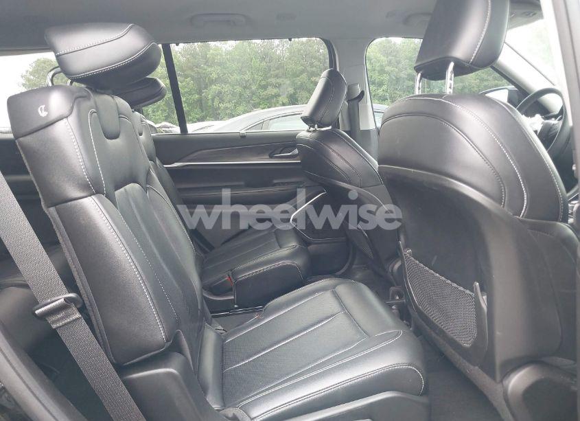 Photo 8 of 2023 Jeep Grand CHEROKEE L LIMITED 4X4 (VIN 1C4RJKBG6P8702247)