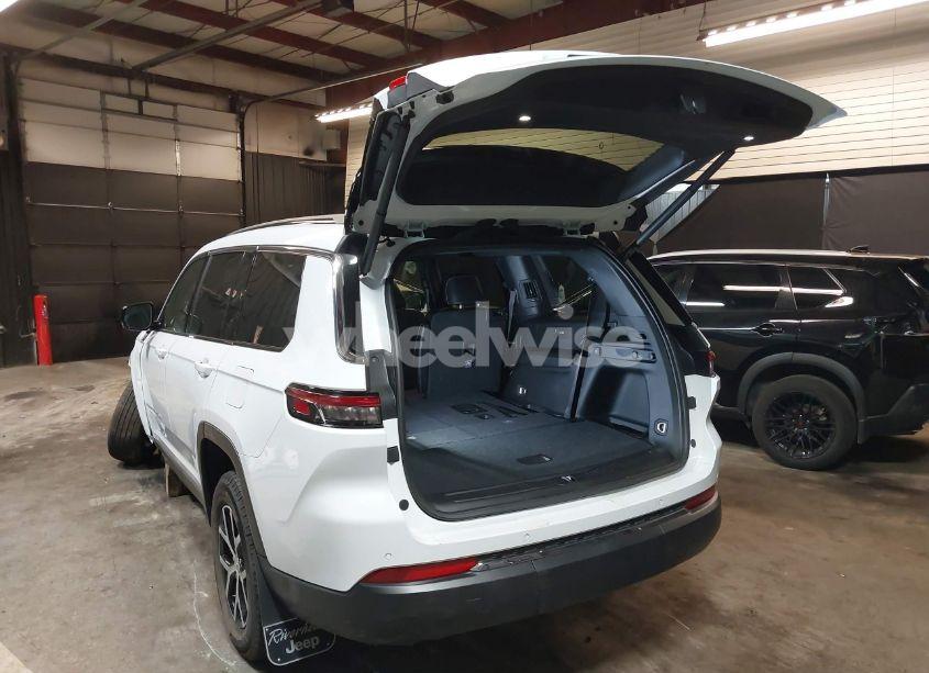 Photo 3 of 2024 Jeep Grand CHEROKEE L LIMITED 4X4 (VIN 1C4RJKBG6R8617508)