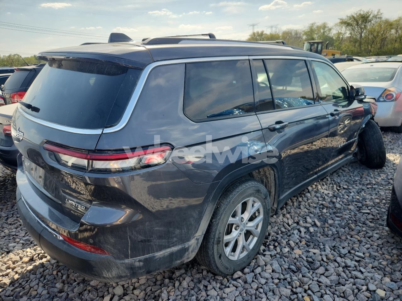 Photo 3 of 2021 JEEP GRAND CHEROKEE L LIMITED (VIN 1C4RJKBG7M8162614)