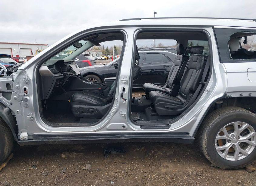 Photo 14 of 2023 Jeep Grand CHEROKEE L LIMITED 4X4 (VIN 1C4RJKBG7P8821084)