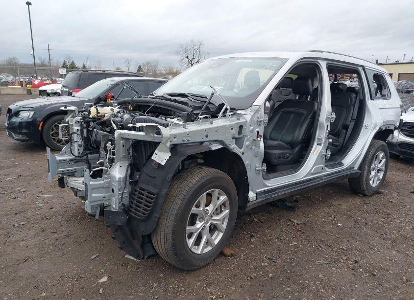 Photo 2 of 2023 Jeep Grand CHEROKEE L LIMITED 4X4 (VIN 1C4RJKBG7P8821084)