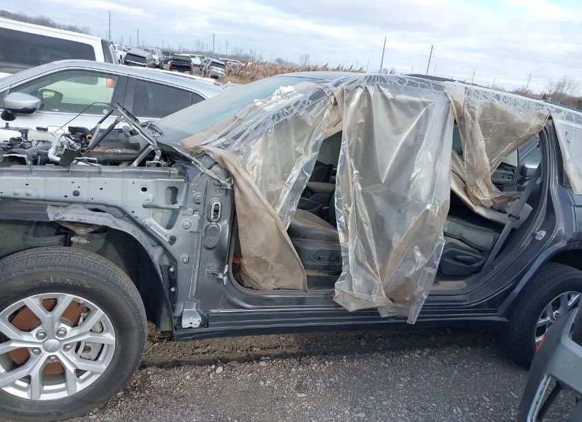 Photo 13 of 2023 Jeep Grand CHEROKEE L LIMITED (VIN 1C4RJKBG8P8745066)