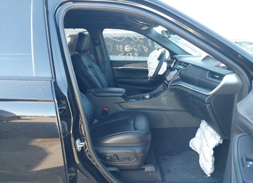 Photo 5 of 2024 Jeep Grand CHEROKEE L LIMITED 4X4 (VIN 1C4RJKBG8R8553312)