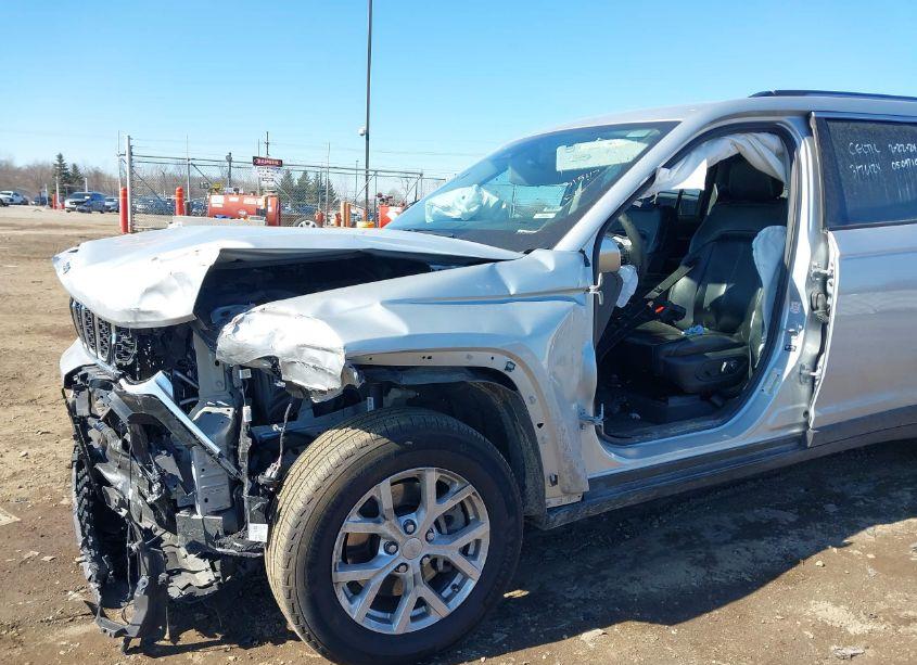 Photo 6 of 2023 Jeep Grand CHEROKEE L LIMITED 4X4 (VIN 1C4RJKBG9P8731547)