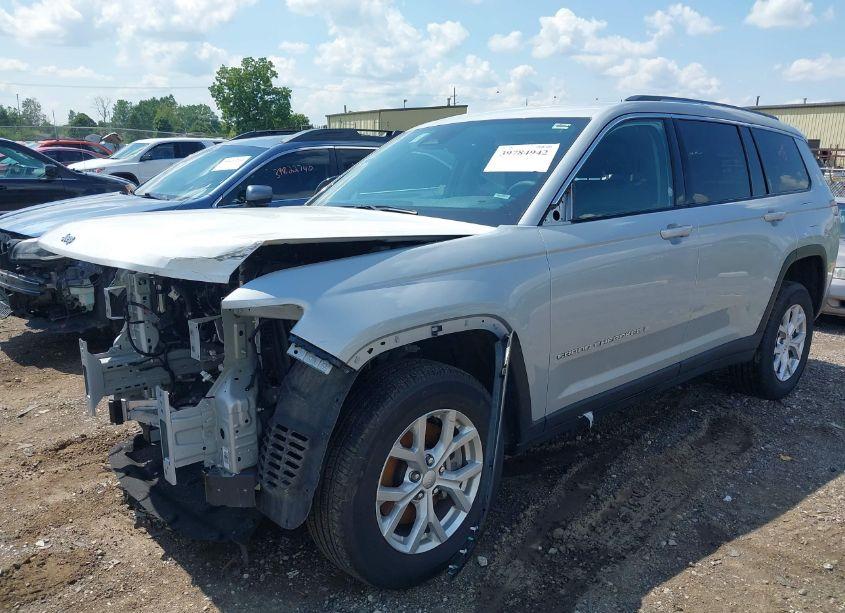 Photo 2 of 2023 Jeep Grand CHEROKEE L LIMITED 4X4 (VIN 1C4RJKBG9P8886390)