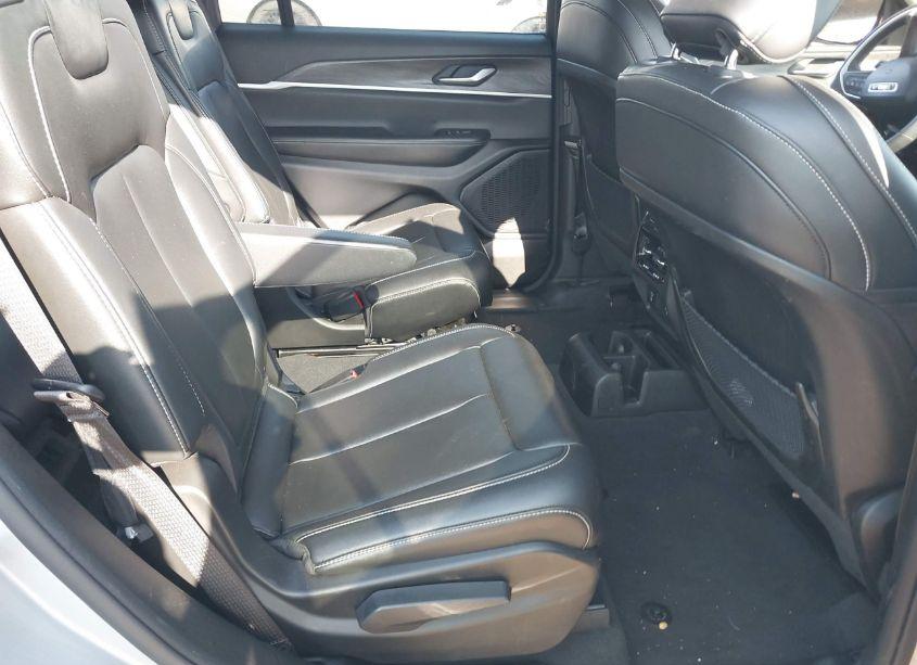 Photo 8 of 2023 Jeep Grand CHEROKEE L LIMITED 4X4 (VIN 1C4RJKBG9P8886583)