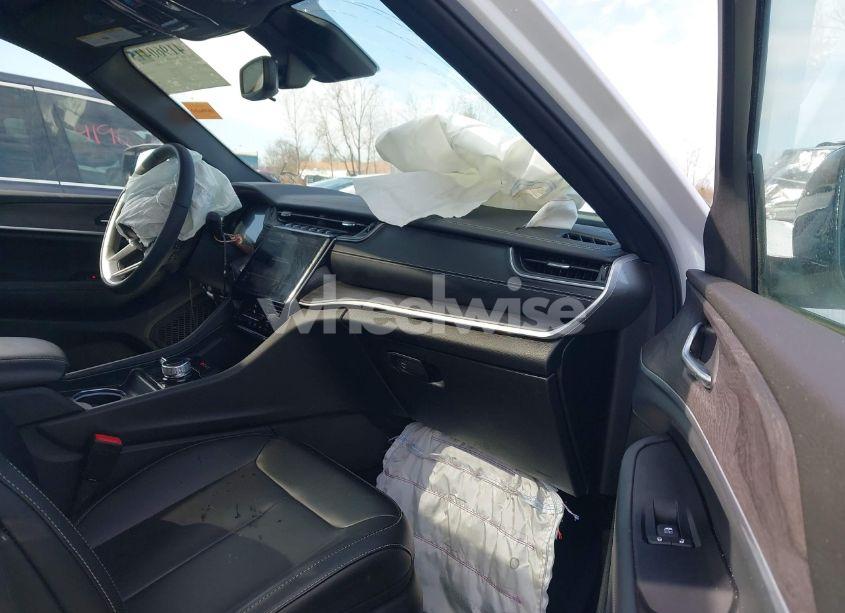 Photo 5 of 2024 Jeep Grand CHEROKEE L LIMITED 4X4 (VIN 1C4RJKBG9R8523252)