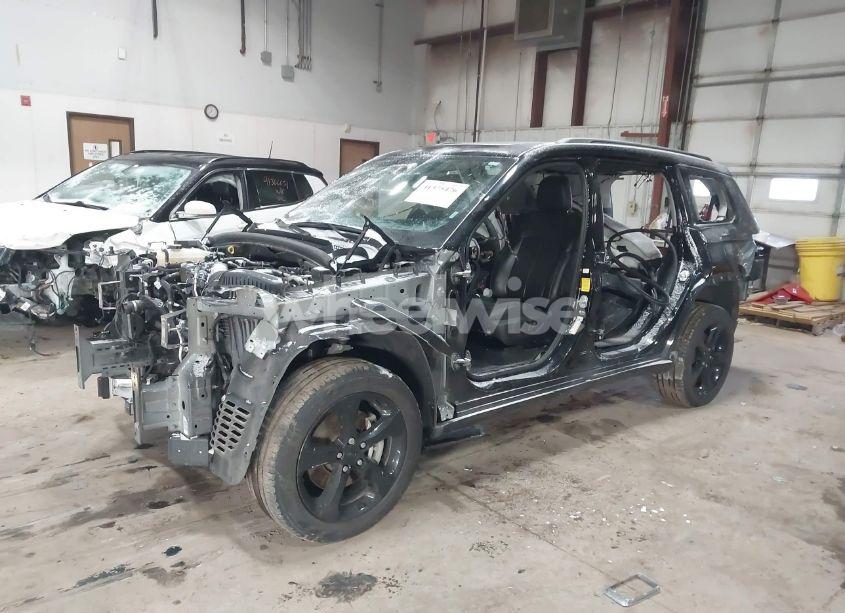 Photo 2 of 2023 Jeep Grand CHEROKEE L LIMITED 4X4 (VIN 1C4RJKBGXP8101147)