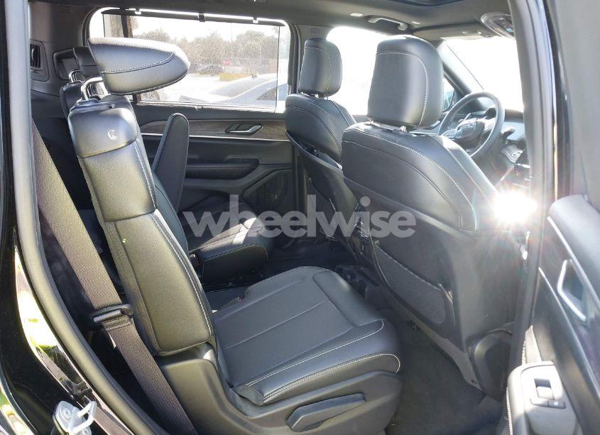 Photo 8 of 2024 Jeep Grand CHEROKEE L LIMITED 4X4 (VIN 1C4RJKBGXR8529965)