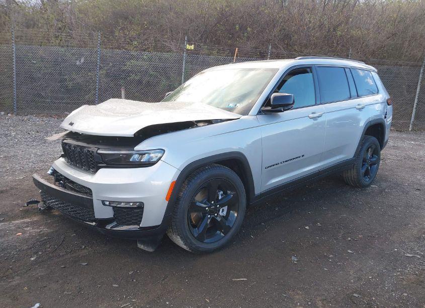 Photo 2 of 2024 Jeep Grand CHEROKEE L LIMITED 4X4 (VIN 1C4RJKBGXR8622470)