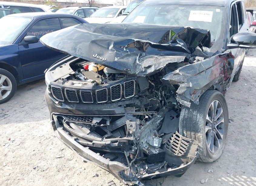 Photo 6 of 2023 Jeep Grand CHEROKEE L OVERLAND 4X4 (VIN 1C4RJKDG1P8751983)