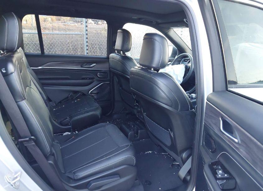 Photo 8 of 2023 Jeep Grand CHEROKEE L OVERLAND 4X4 (VIN 1C4RJKDG1P8831221)