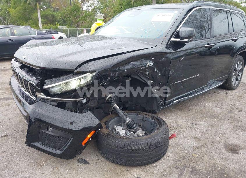 Photo 6 of 2023 Jeep Grand CHEROKEE L OVERLAND 4X4 (VIN 1C4RJKDG1P8832675)