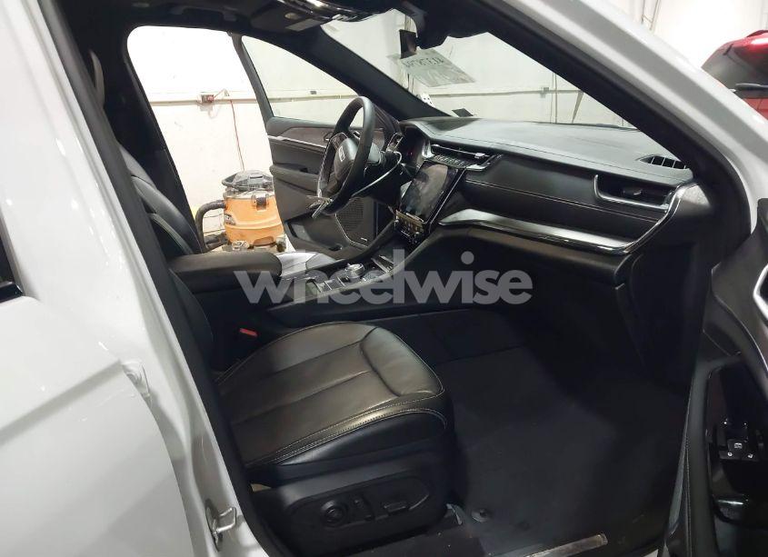 Photo 5 of 2023 Jeep Grand CHEROKEE L OVERLAND 4X4 (VIN 1C4RJKDG1P8912204)