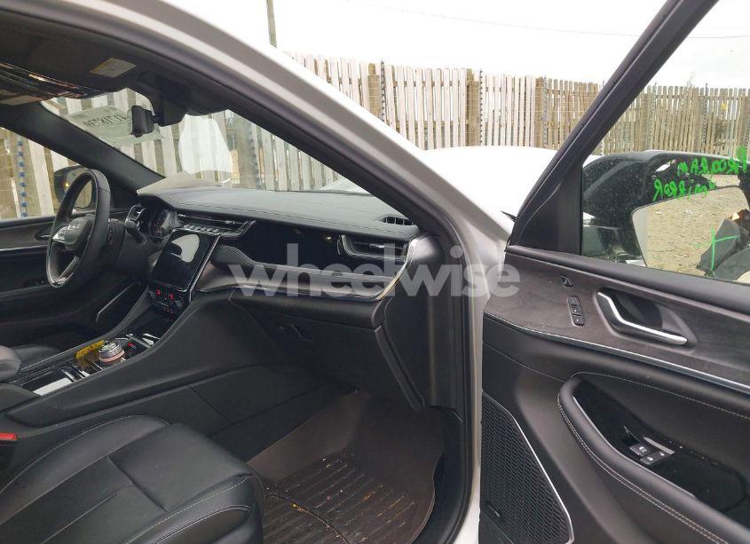 Photo 5 of 2023 Jeep Grand CHEROKEE L OVERLAND 4X4 (VIN 1C4RJKDG4P8708478)