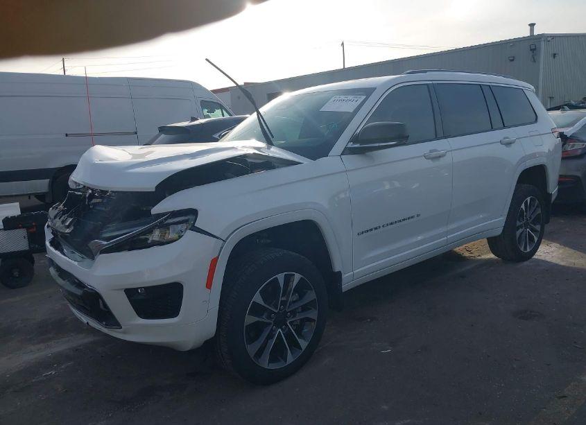 Photo 2 of 2022 Jeep Grand CHEROKEE L OVERLAND 4X4 (VIN 1C4RJKDG5N8526513)