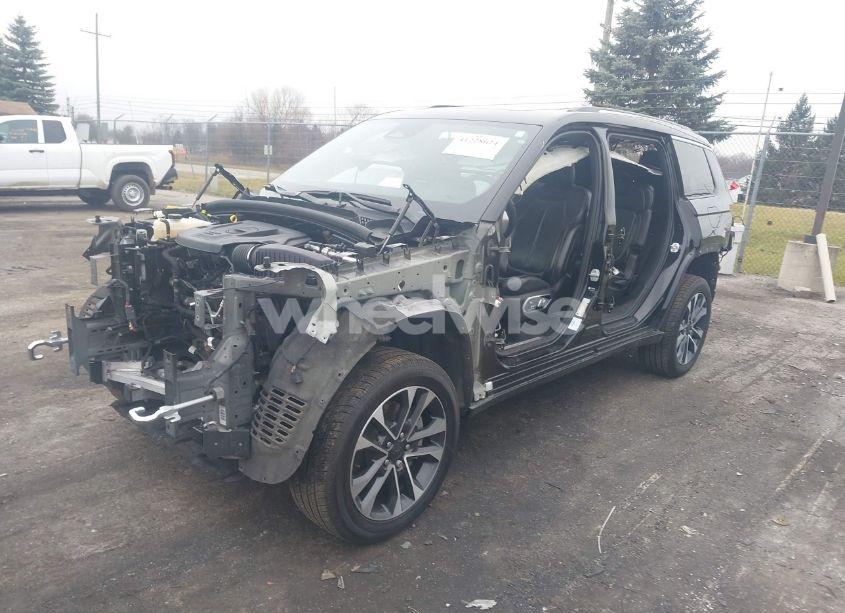 Photo 2 of 2022 Jeep Grand CHEROKEE L OVERLAND 4X4 (VIN 1C4RJKDG9N8513182)