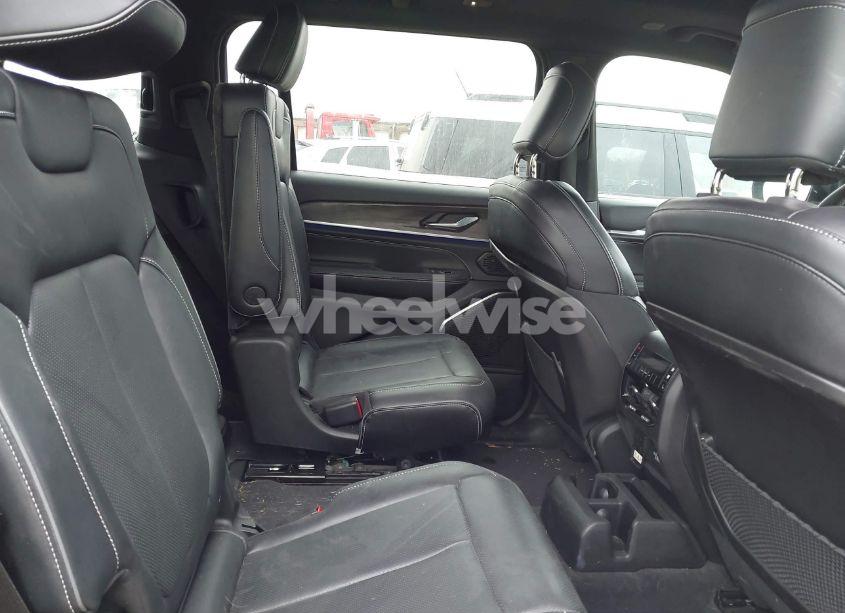 Photo 8 of 2023 Jeep Grand CHEROKEE L OVERLAND 4X4 (VIN 1C4RJKDT9P8107466)