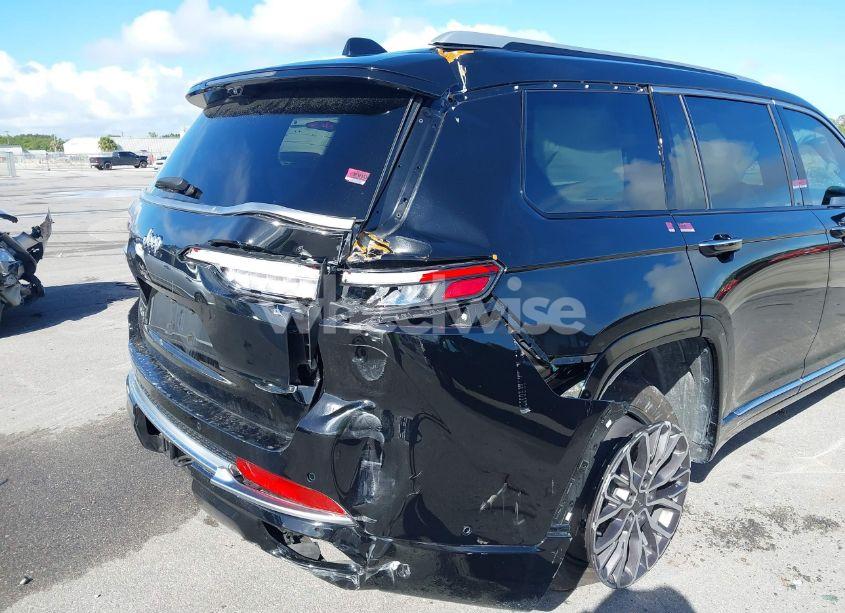 Photo 18 of 2023 Jeep Grand CHEROKEE L SUMMIT RESERVE 4X4 (VIN 1C4RJKEG1P8700076)