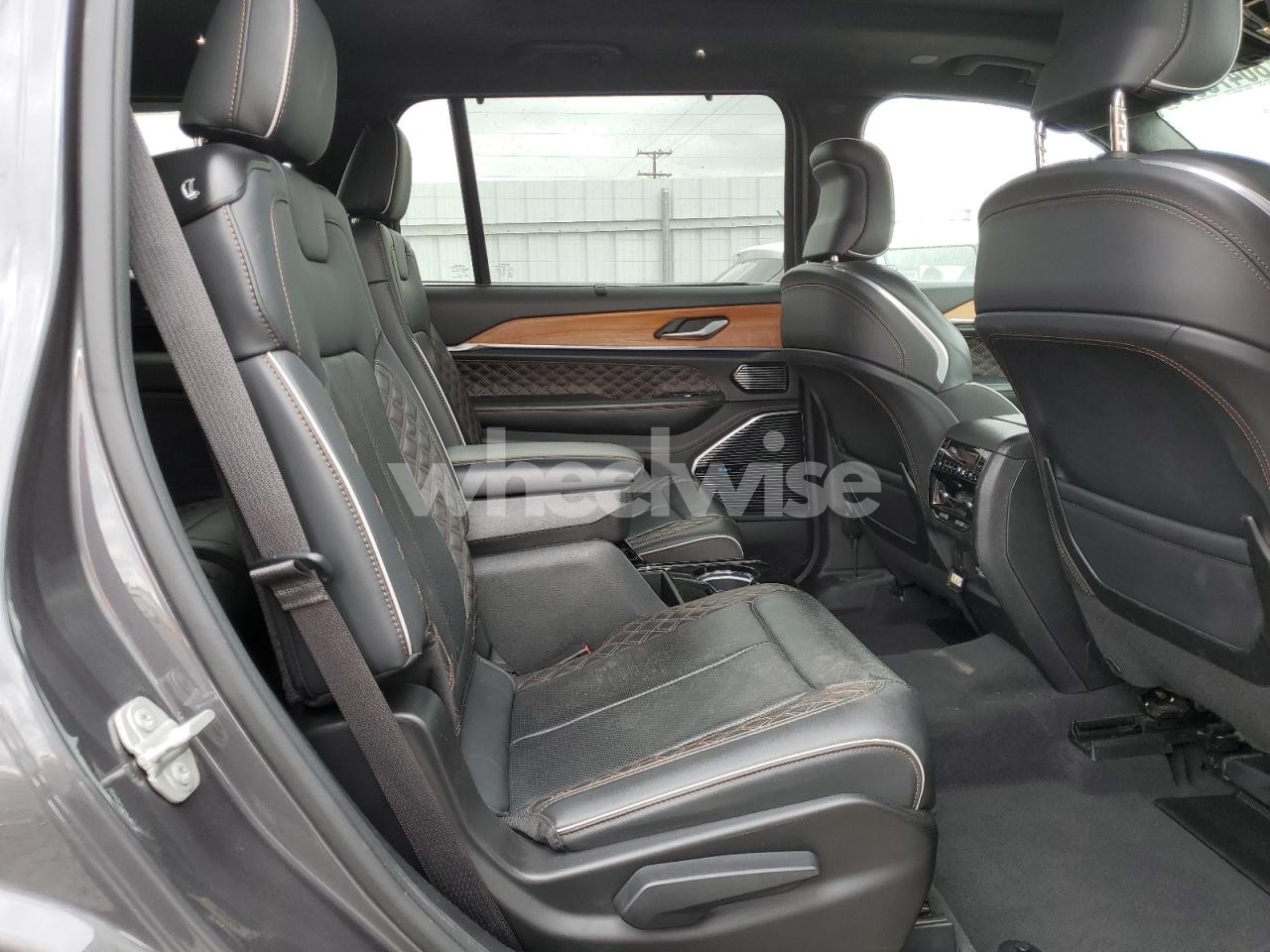 Photo 11 of 2024 JEEP CHEROKEE (VIN 1C4RJKEG7R8919742)