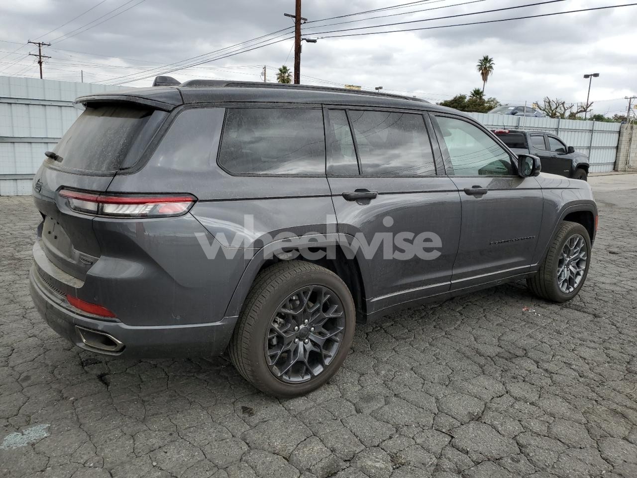 Photo 3 of 2024 JEEP CHEROKEE (VIN 1C4RJKEG7R8919742)