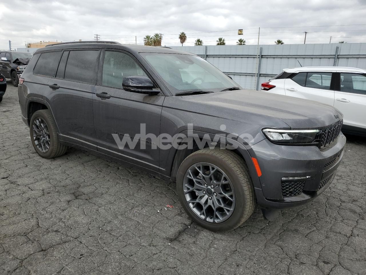 Photo 4 of 2024 JEEP CHEROKEE (VIN 1C4RJKEG7R8919742)