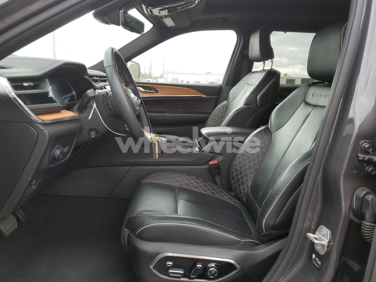 Photo 7 of 2024 JEEP CHEROKEE (VIN 1C4RJKEG7R8919742)