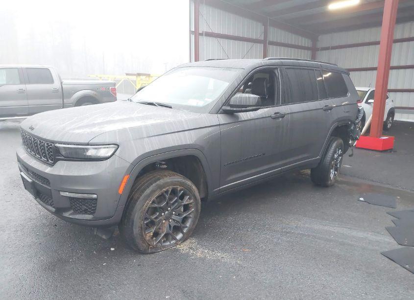 Photo 2 of 2024 Jeep Grand CHEROKEE L SUMMIT 4X4 (VIN 1C4RJKEG9R8917670)