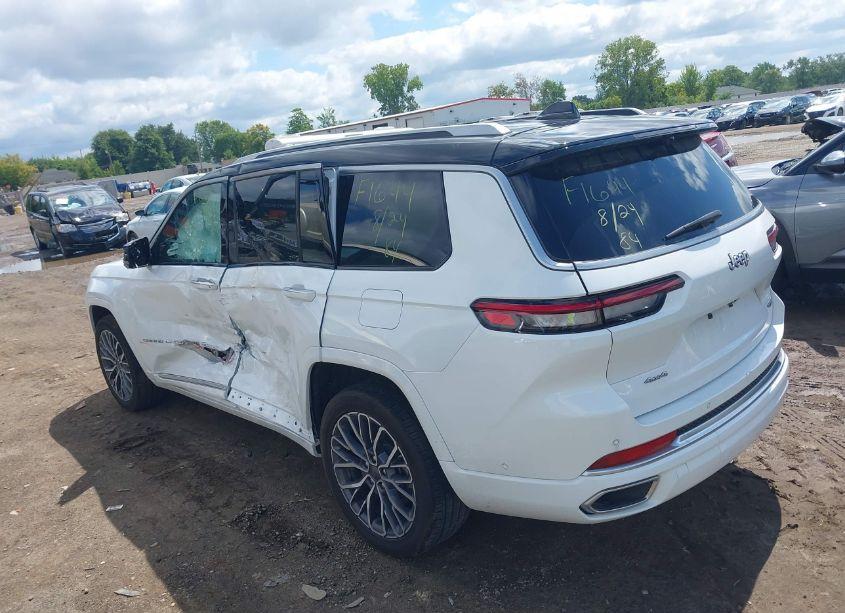 Photo 3 of 2023 Jeep Grand CHEROKEE L SUMMIT RESERVE 4X4 (VIN 1C4RJKET6P8864971)