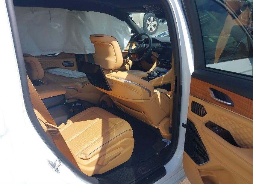 Photo 8 of 2023 Jeep Grand CHEROKEE L SUMMIT RESERVE 4X4 (VIN 1C4RJKET6P8864971)