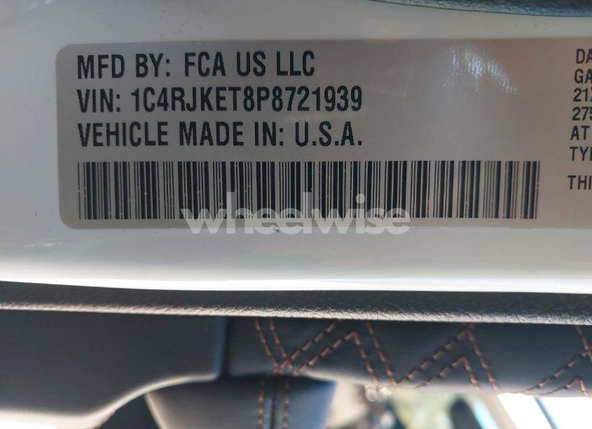 Photo 9 of 2023 Jeep Grand CHEROKEE L SUMMIT RESERVE 4X4 (VIN 1C4RJKET8P8721939)