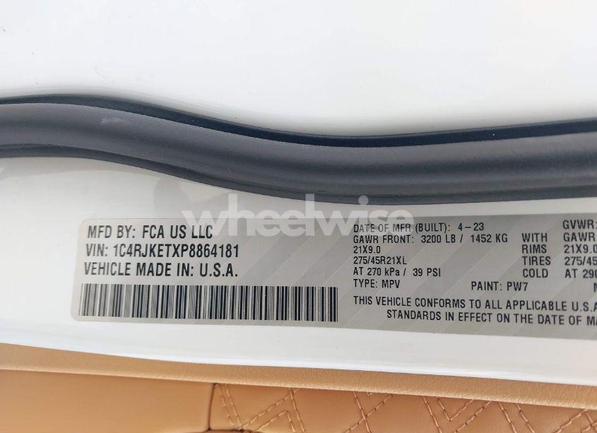 Photo 9 of 2023 Jeep Grand CHEROKEE L SUMMIT RESERVE 4X4 (VIN 1C4RJKETXP8864181)