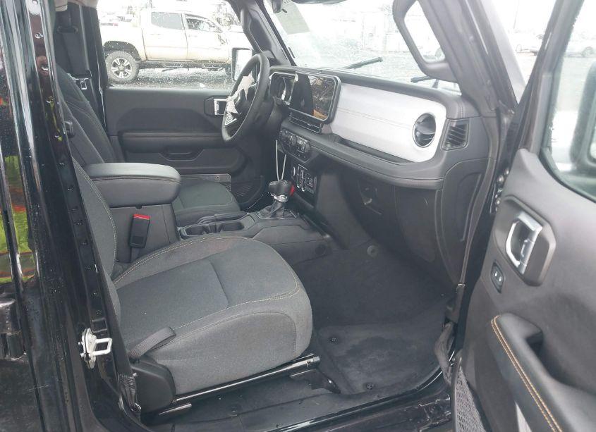 Photo 5 of 2024 Jeep Wrangler 4XE SAHARA 4XE (VIN 1C4RJXP65RW270925)