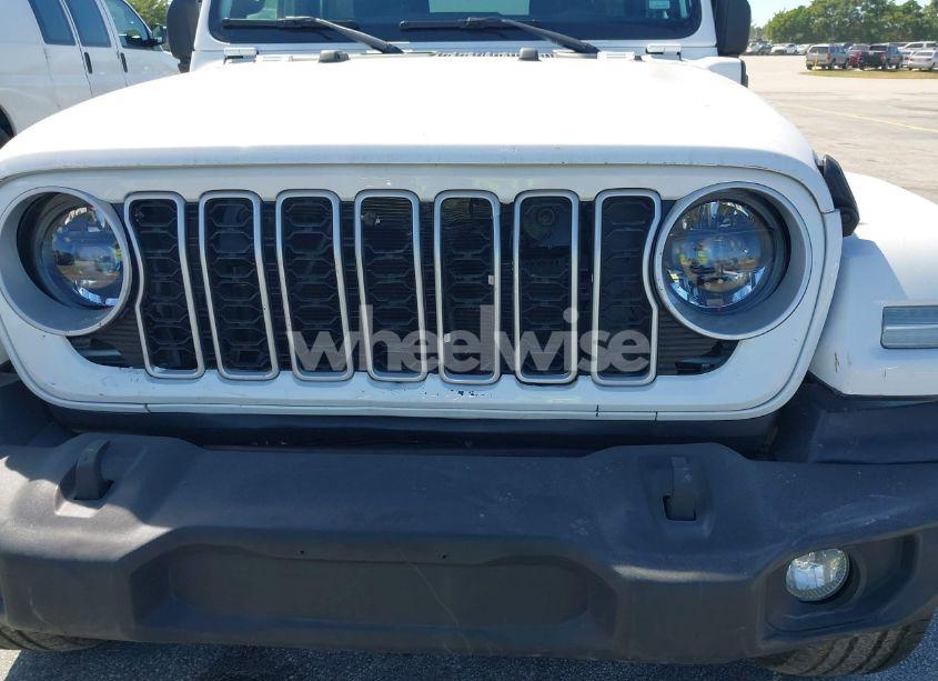 Photo 6 of 2024 Jeep Wrangler 4XE SAHARA 4XE (VIN 1C4RJXP66RW225900)