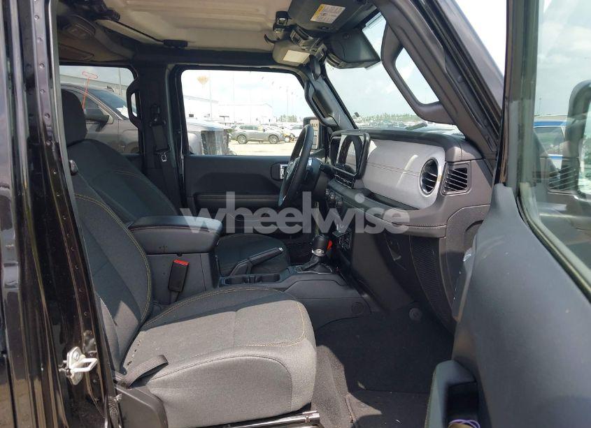 Photo 5 of 2024 Jeep Wrangler 4XE SAHARA 4XE (VIN 1C4RJXP68RW292546)