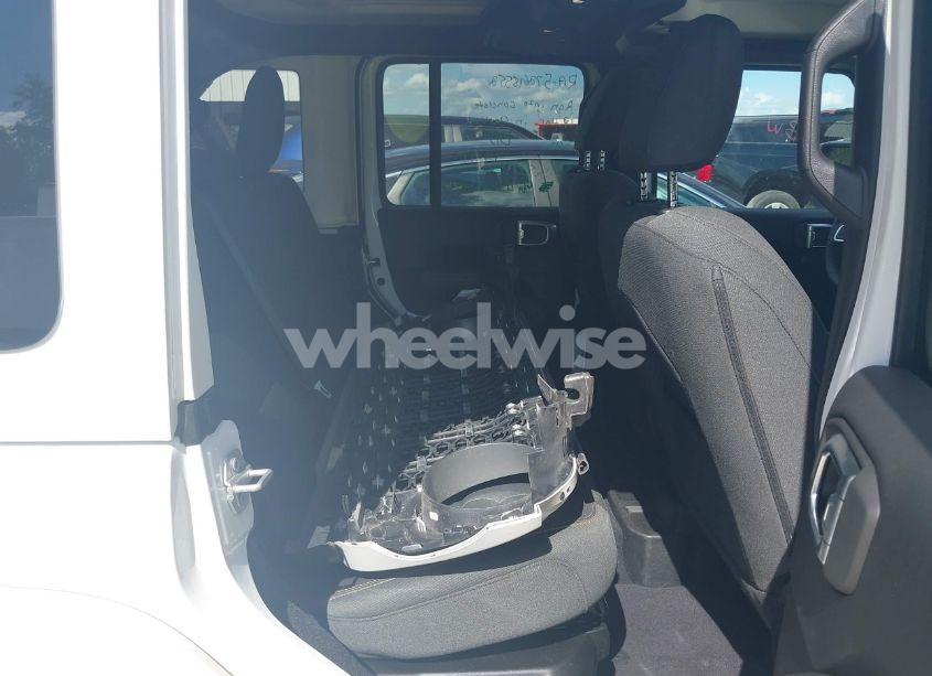 Photo 8 of 2024 Jeep Wrangler 4XE SAHARA 4XE (VIN 1C4RJXP69RW224868)