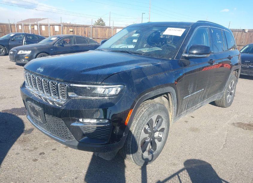 Photo 2 of 2023 Jeep Grand CHEROKEE 4XE (VIN 1C4RJYB60PC626158)