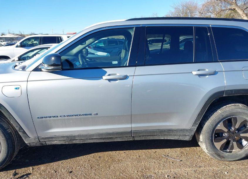 Photo 14 of 2024 Jeep Grand CHEROKEE 4XE (VIN 1C4RJYB60R8516751)