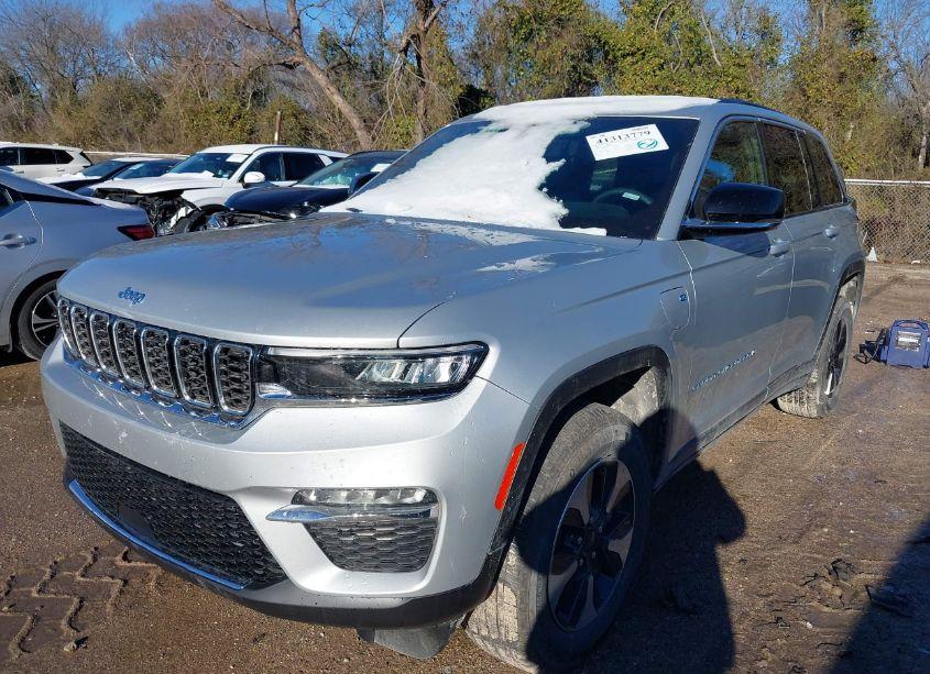 Photo 2 of 2024 Jeep Grand CHEROKEE 4XE (VIN 1C4RJYB60R8516751)