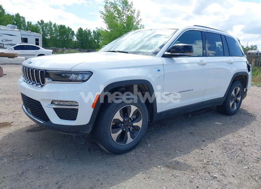 Photo 2 of 2024 Jeep Grand CHEROKEE 4XE (VIN 1C4RJYB60RC120171)