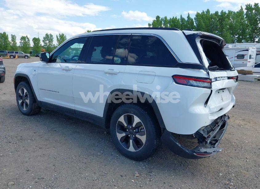 Photo 3 of 2024 Jeep Grand CHEROKEE 4XE (VIN 1C4RJYB60RC120171)