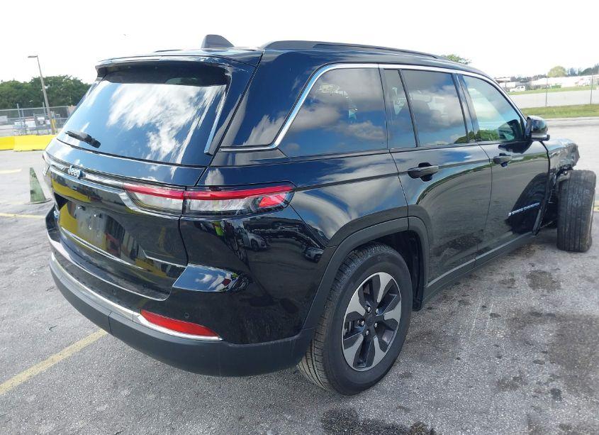 Photo 4 of 2024 Jeep Grand CHEROKEE 4XE (VIN 1C4RJYB60RC120865)