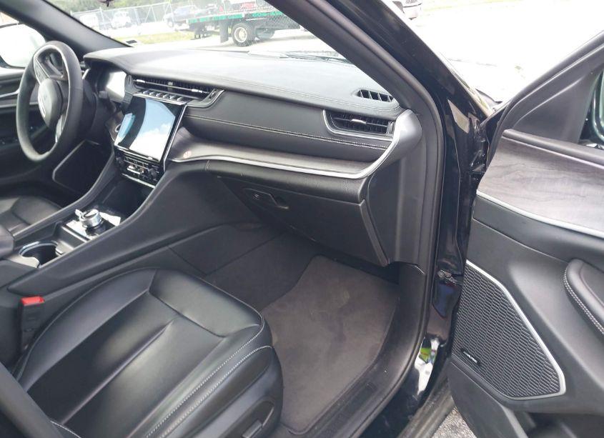 Photo 5 of 2024 Jeep Grand CHEROKEE 4XE (VIN 1C4RJYB60RC120865)