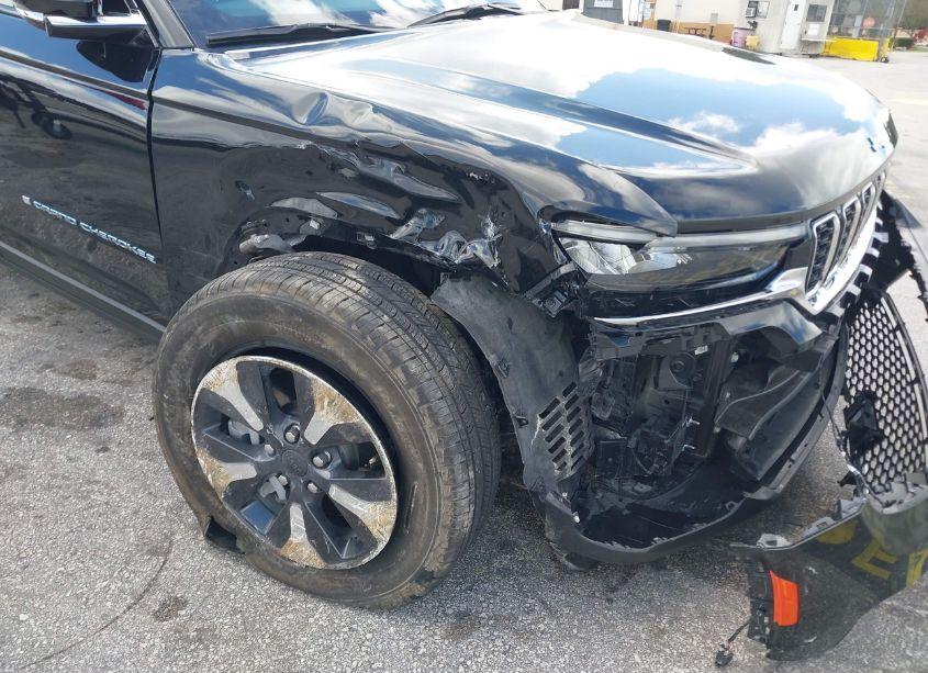 Photo 6 of 2024 Jeep Grand CHEROKEE 4XE (VIN 1C4RJYB60RC120865)